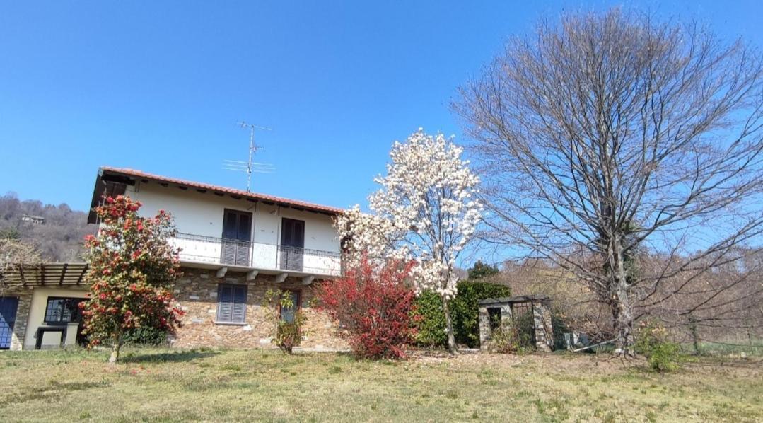 Casale Cadeloro Nebbiuno Quarto foto